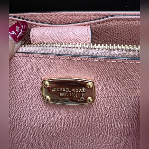 Michael Kors Crossbody Handbag In Blush Pink - Picture 6 of 7